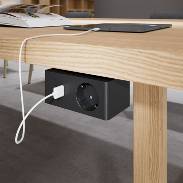 Versa Q onder bureau, 1x stopcontact, USB A+C lader zwart