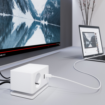 Versa Q white