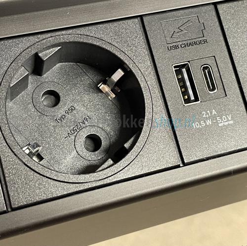 Evoline Fliptop Push zwart USB-A USB-C | Stekkerblokkenshop.nl