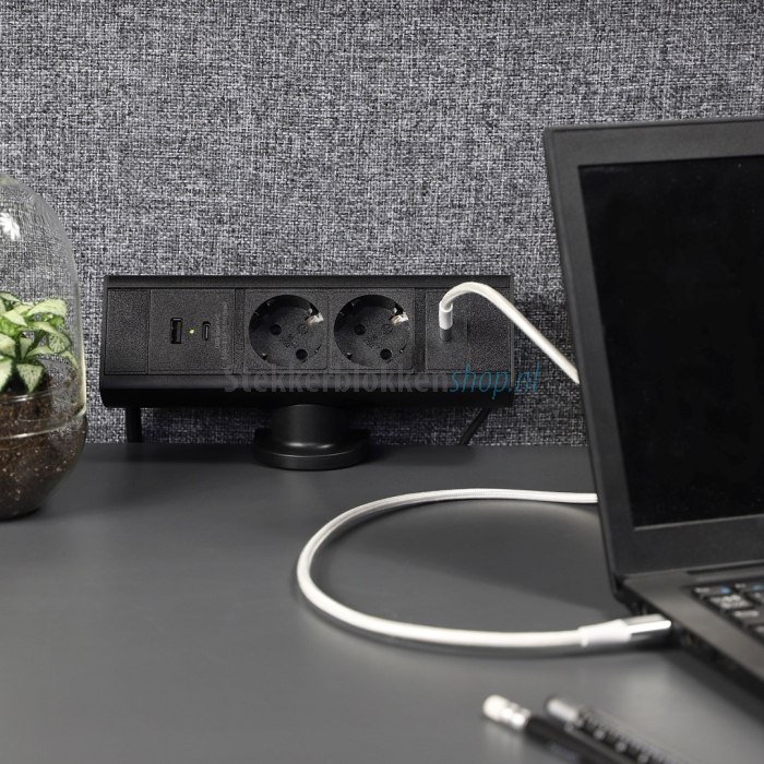 desktop stekkerdoos usb c hub
