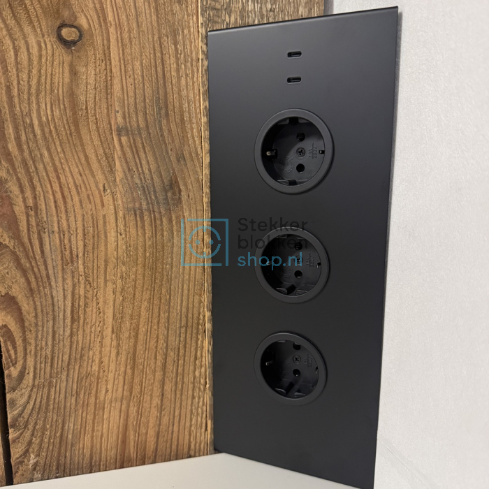 CARESSI 3-voudig + 2xUSB-C lader zwart totaal 15 Watt 009326