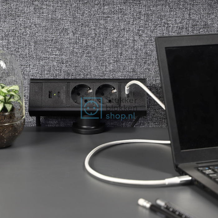 desktop stekkerdoos usb c hub