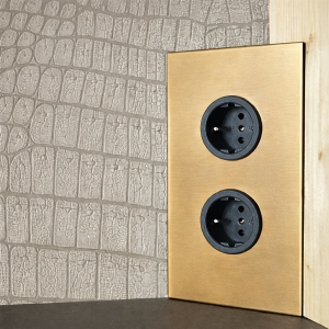 stekkerblok goudkleurig